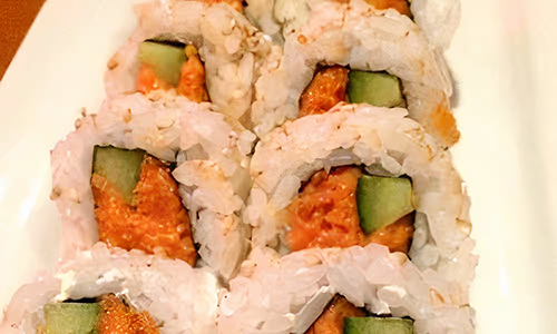 Spicy Salmon Roll*