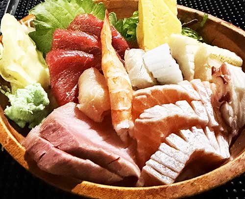 Deluxe Sashimi w/10 Sashimi*