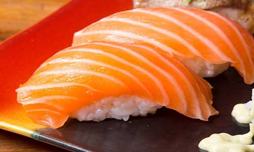 Sake / Salmon Nigiri 2pcs
